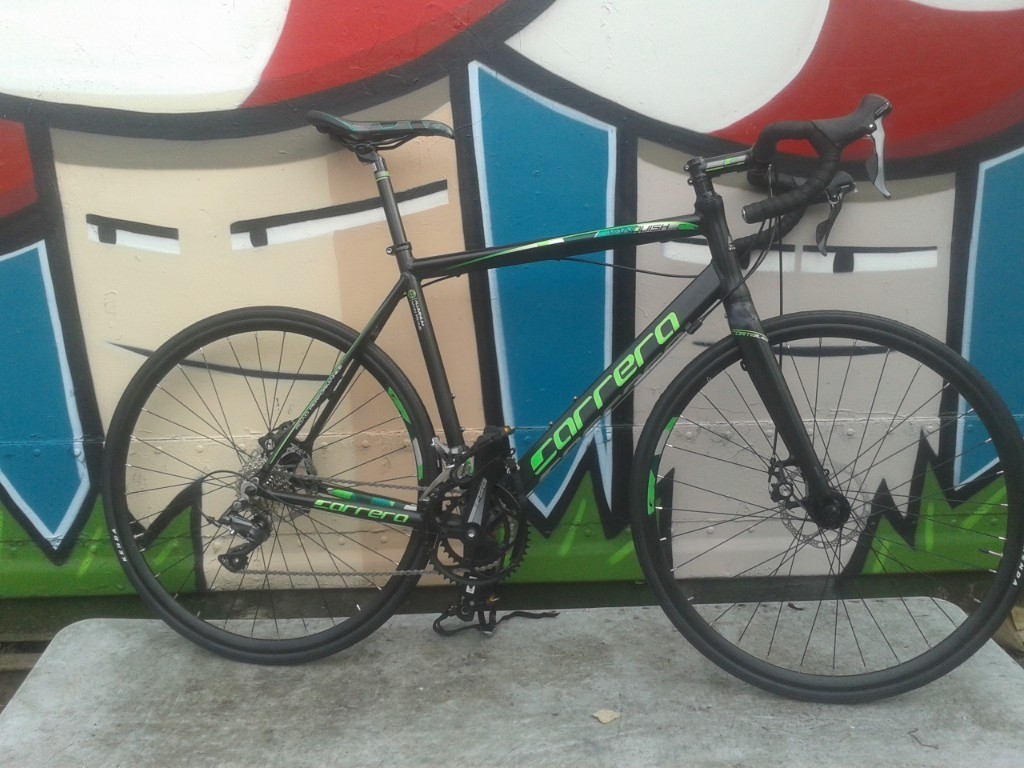 carrera vanquish disc mens road bike